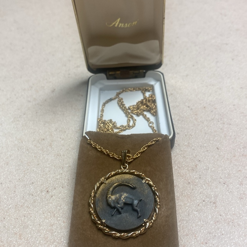 Anson Pewter Capricorn Dec 22 to Jan 19 Vintage pendant